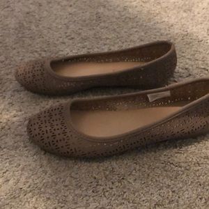 Women’s Universal Threads Flats
